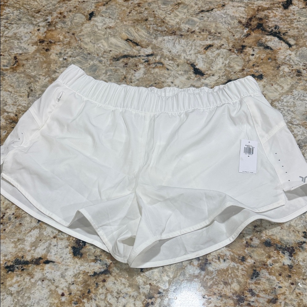 Old Navy Women SZ Medium Women's White Athletic Shorts Quick Dry 3 in inseam NWT